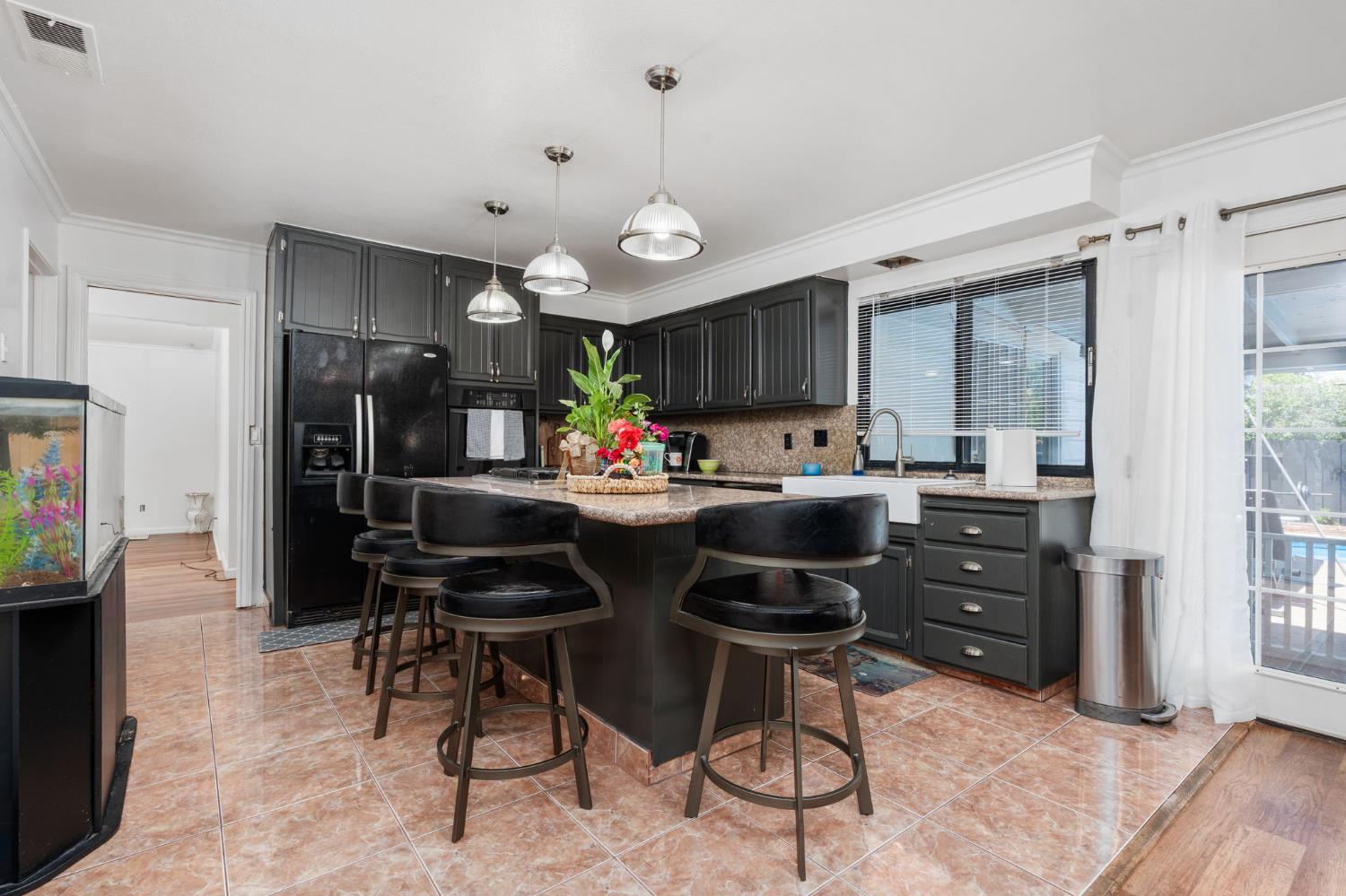 3367 M St, Merced, CA 95348