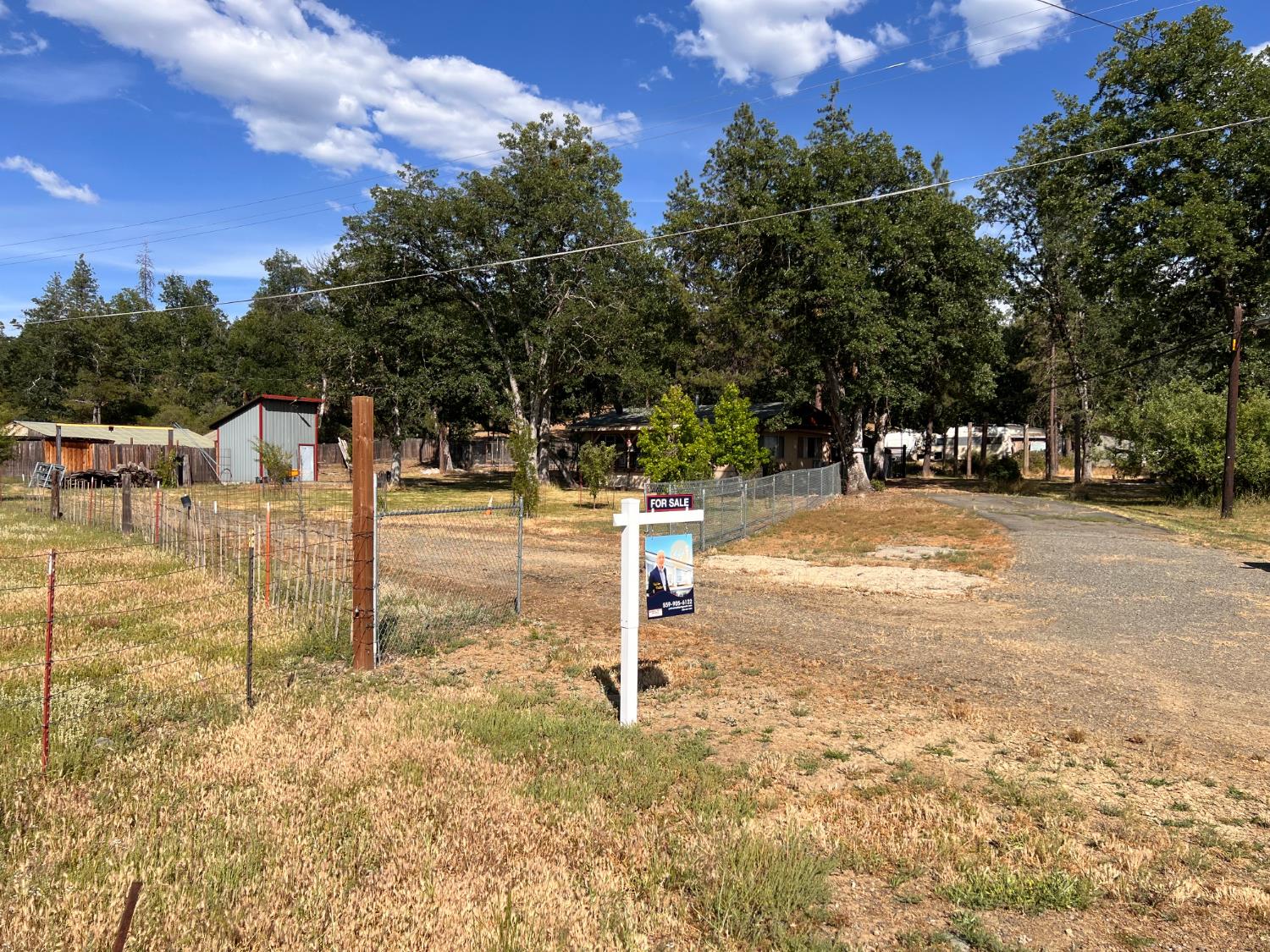 70 N Oak Ave, Hayfork, CA 96041