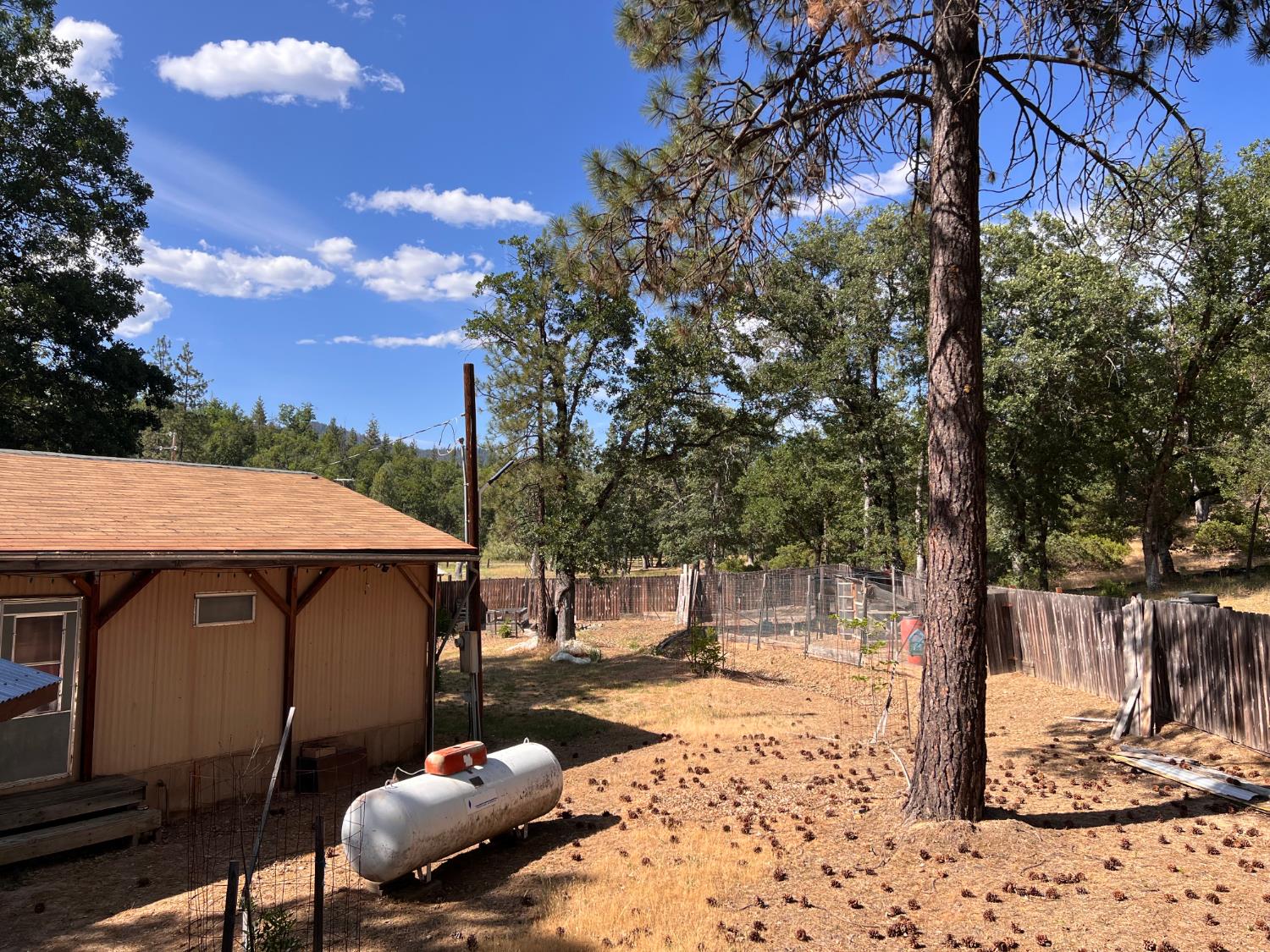 70 N Oak Ave, Hayfork, CA 96041