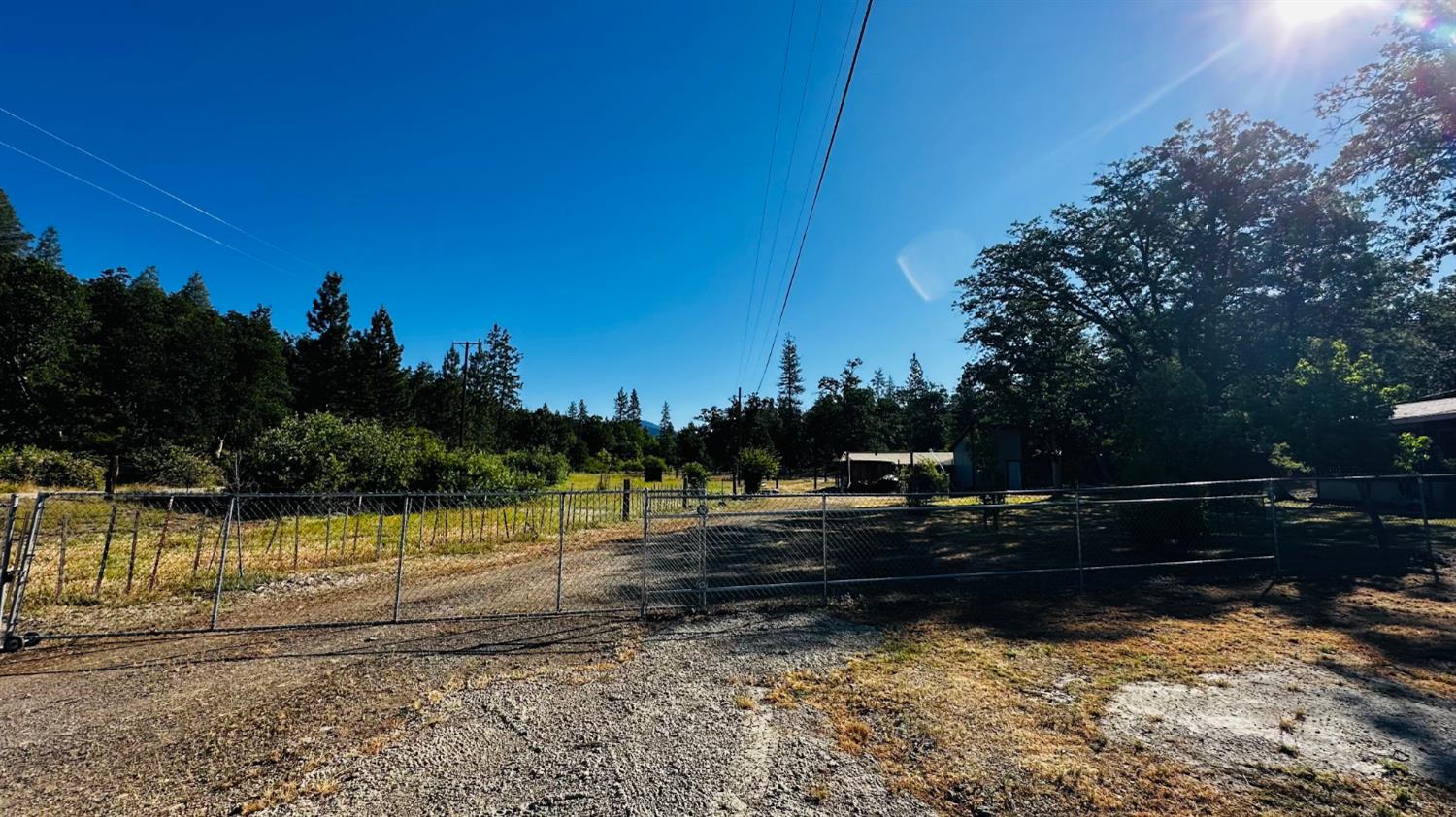 70 N Oak Ave, Hayfork, CA 96041