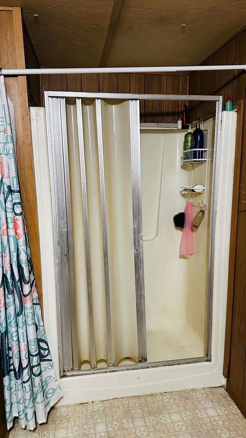 70 N Oak Ave, Hayfork, CA 96041