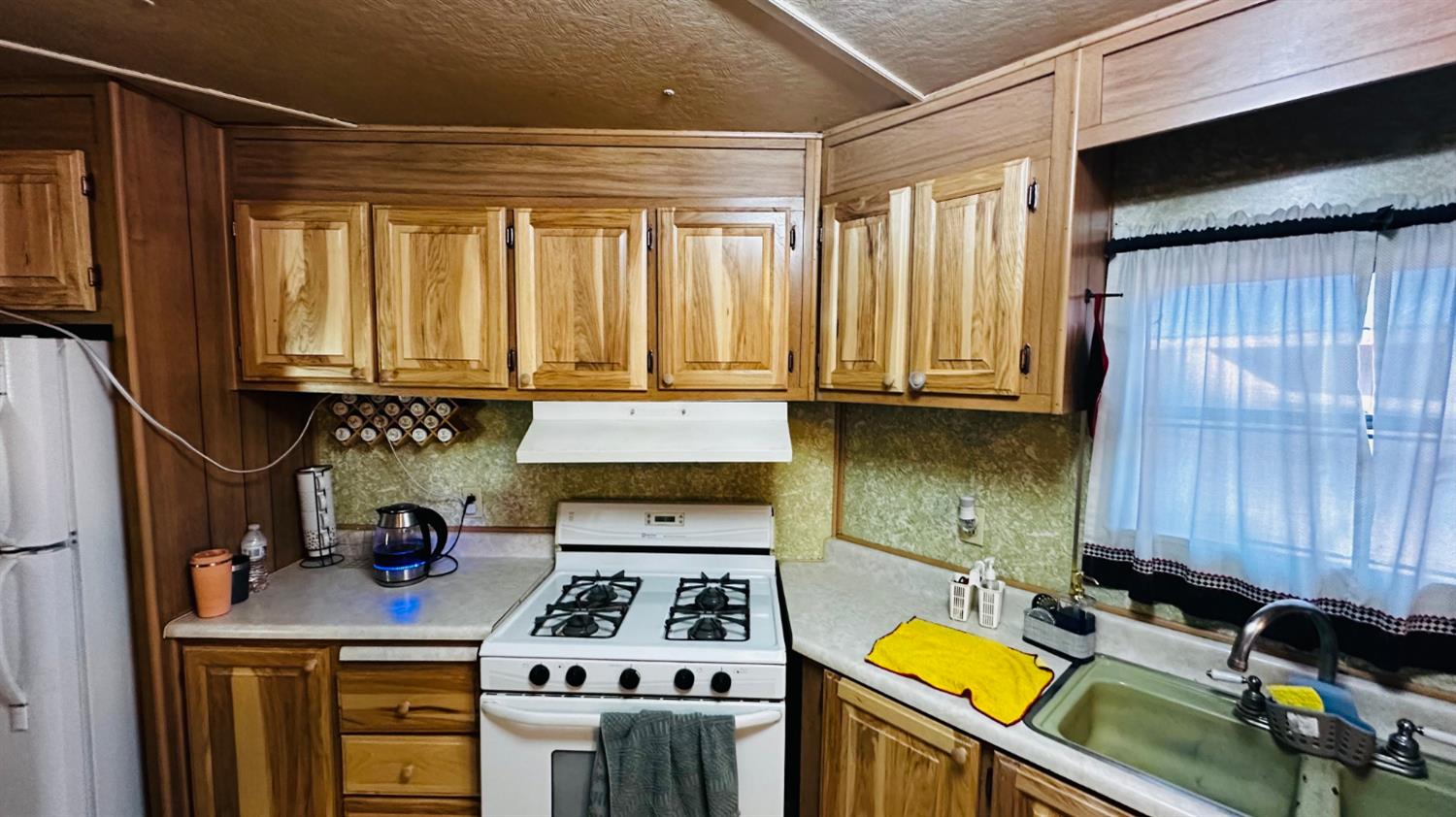 70 N Oak Ave, Hayfork, CA 96041