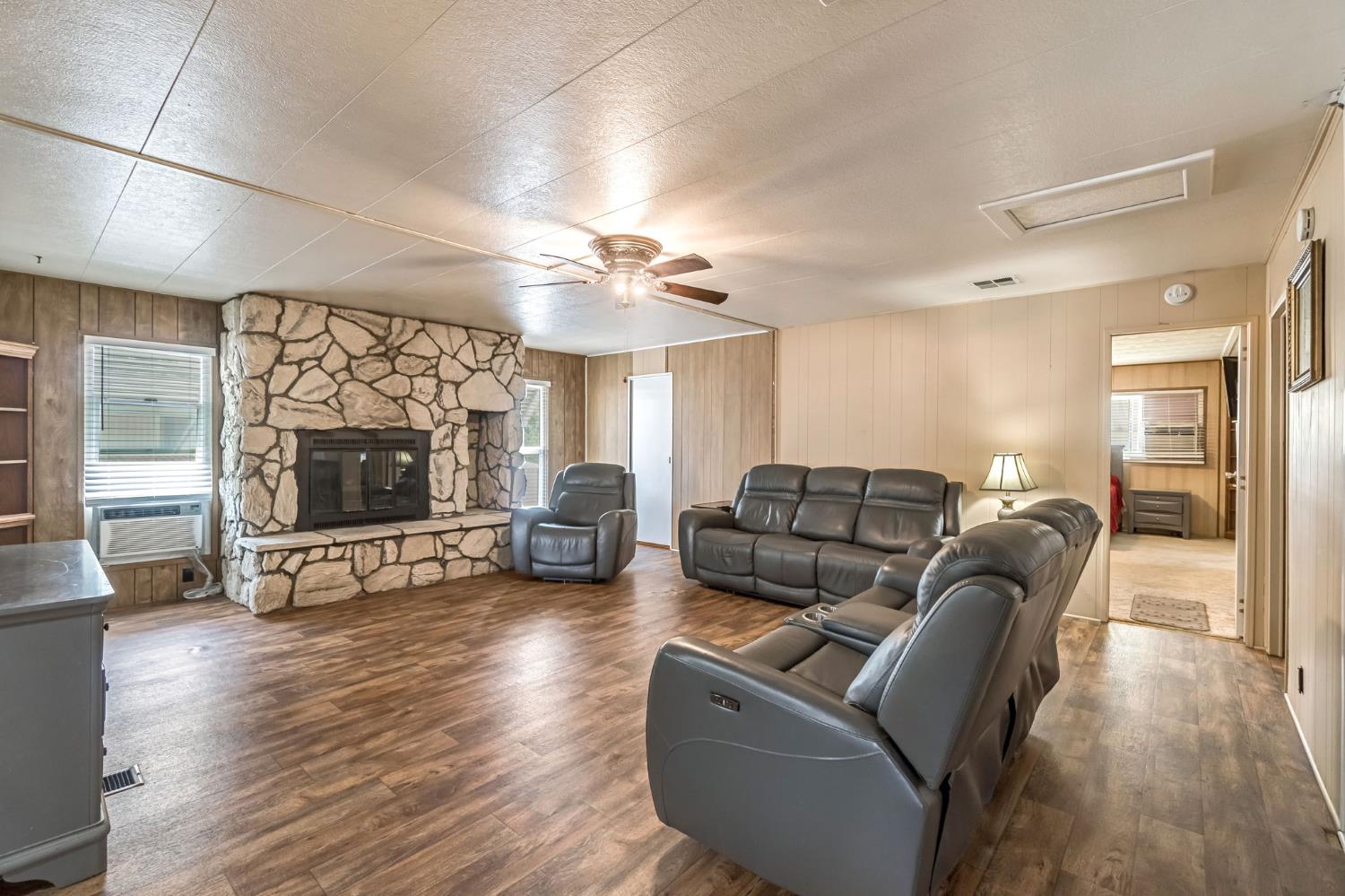 371 Bethel Ave #62, Sanger, CA 93657