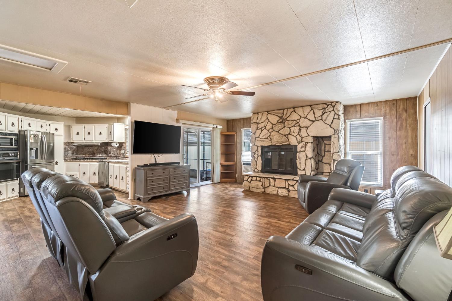 371 Bethel Ave #62, Sanger, CA 93657