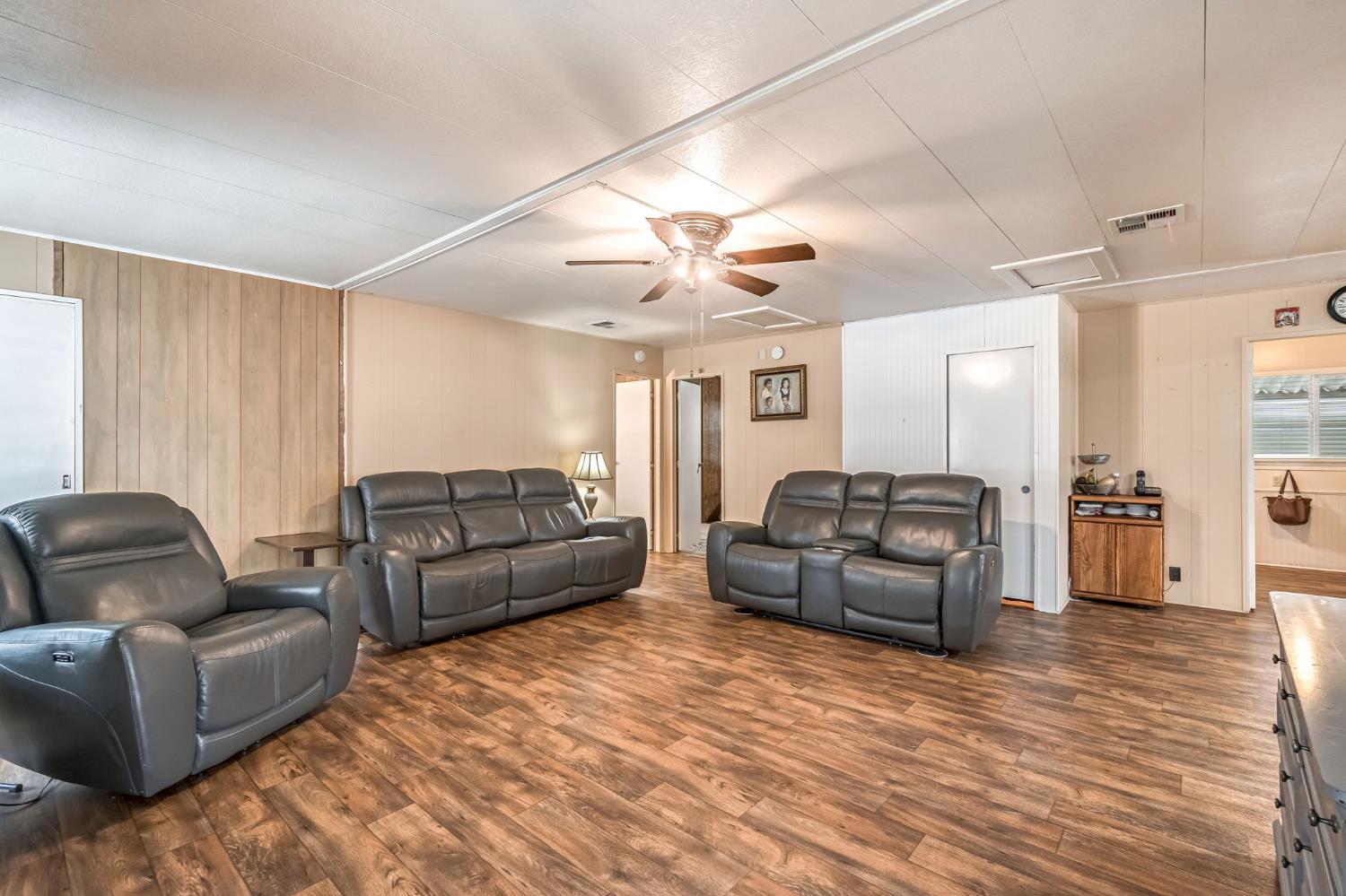 371 Bethel Ave #62, Sanger, CA 93657