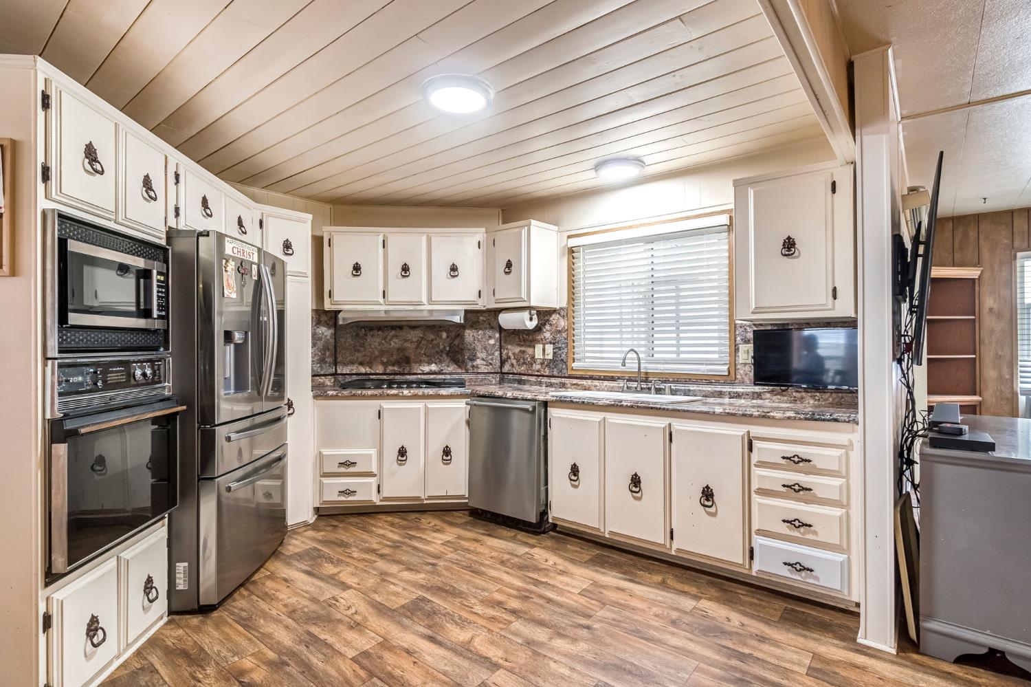 371 Bethel Ave #62, Sanger, CA 93657