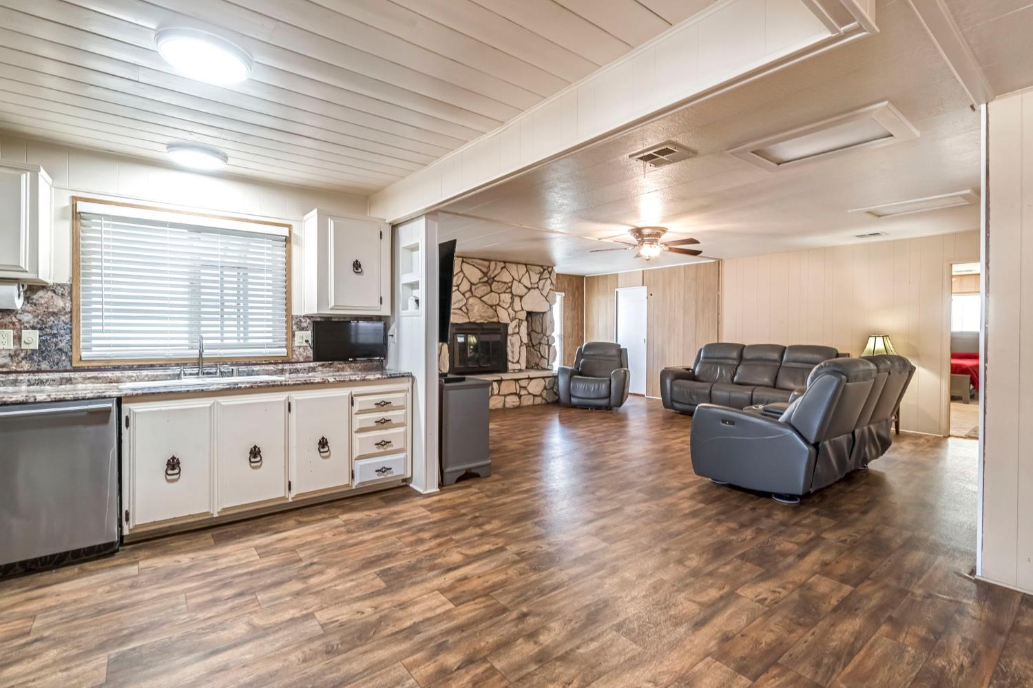 371 Bethel Ave #62, Sanger, CA 93657