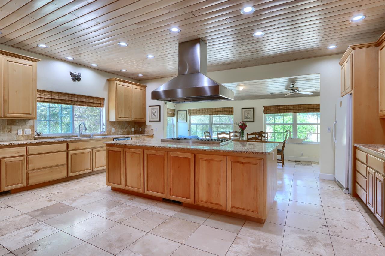 7551 Hunters Valley Rd, Mariposa, CA 95338