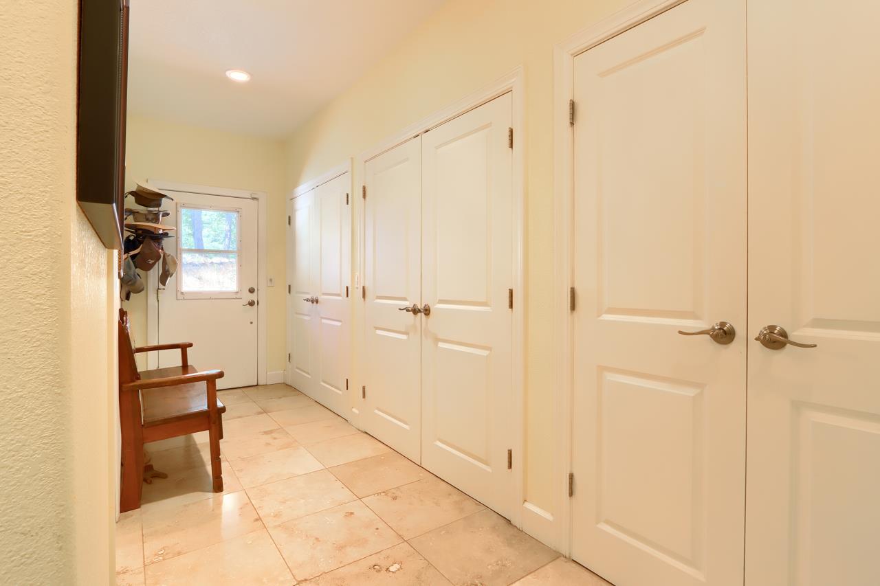7551 Hunters Valley Rd, Mariposa, CA 95338