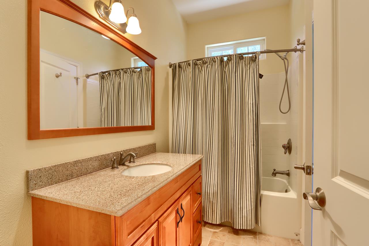 7551 Hunters Valley Rd, Mariposa, CA 95338