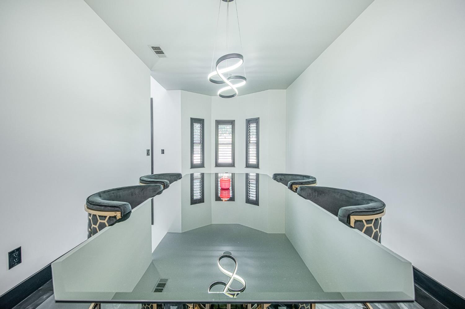 1292 E Valley Forge Dr, Fresno, CA 93720