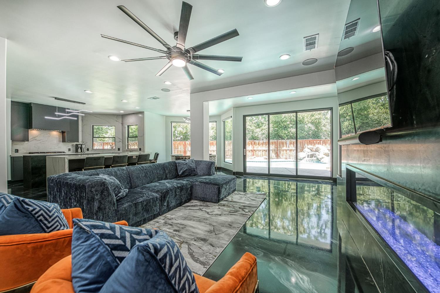 1292 E Valley Forge Dr, Fresno, CA 93720