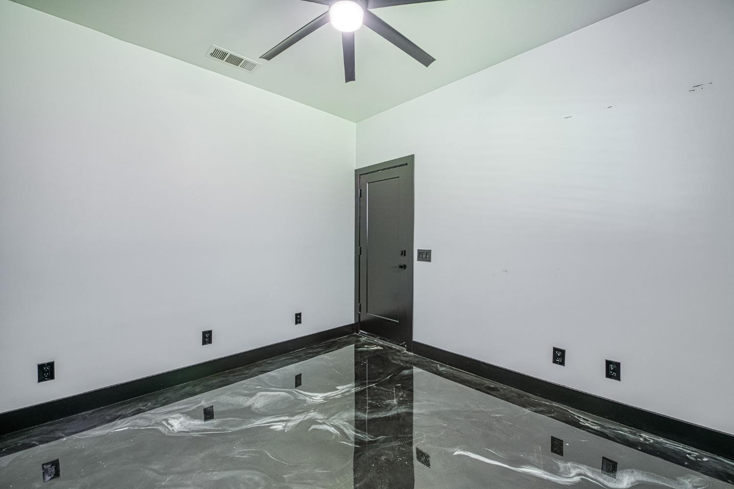 1292 E Valley Forge Dr, Fresno, CA 93720