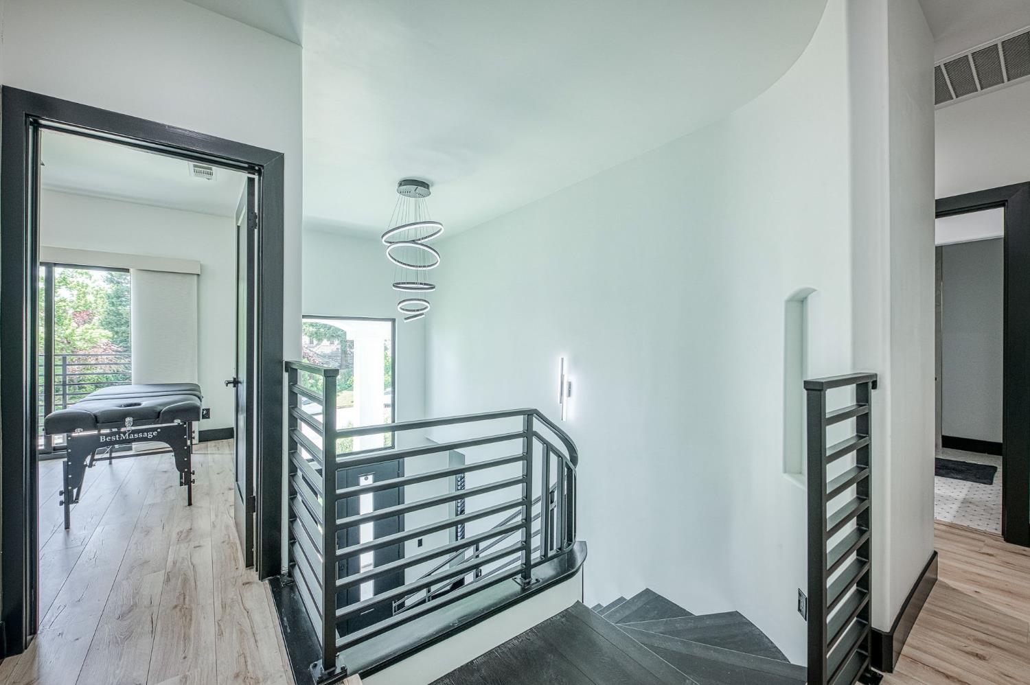 1292 E Valley Forge Dr, Fresno, CA 93720