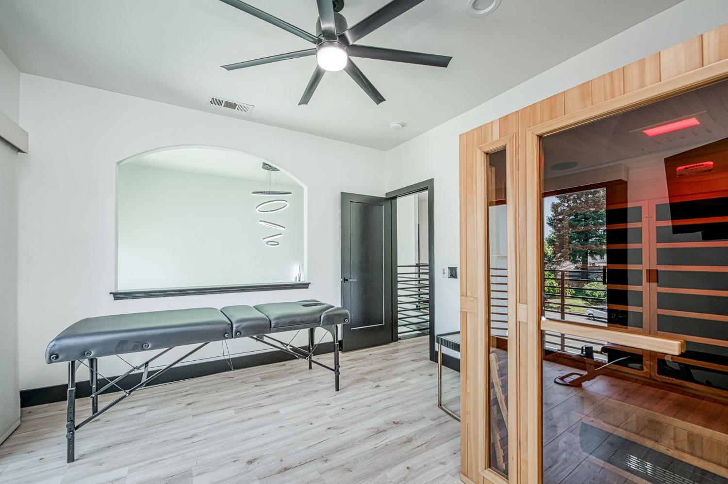 1292 E Valley Forge Dr, Fresno, CA 93720