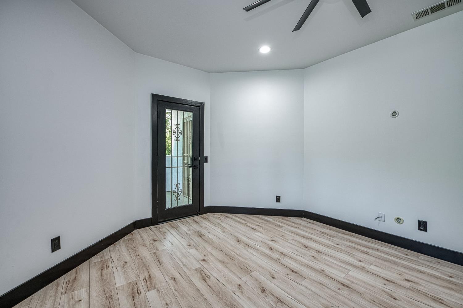 1292 E Valley Forge Dr, Fresno, CA 93720