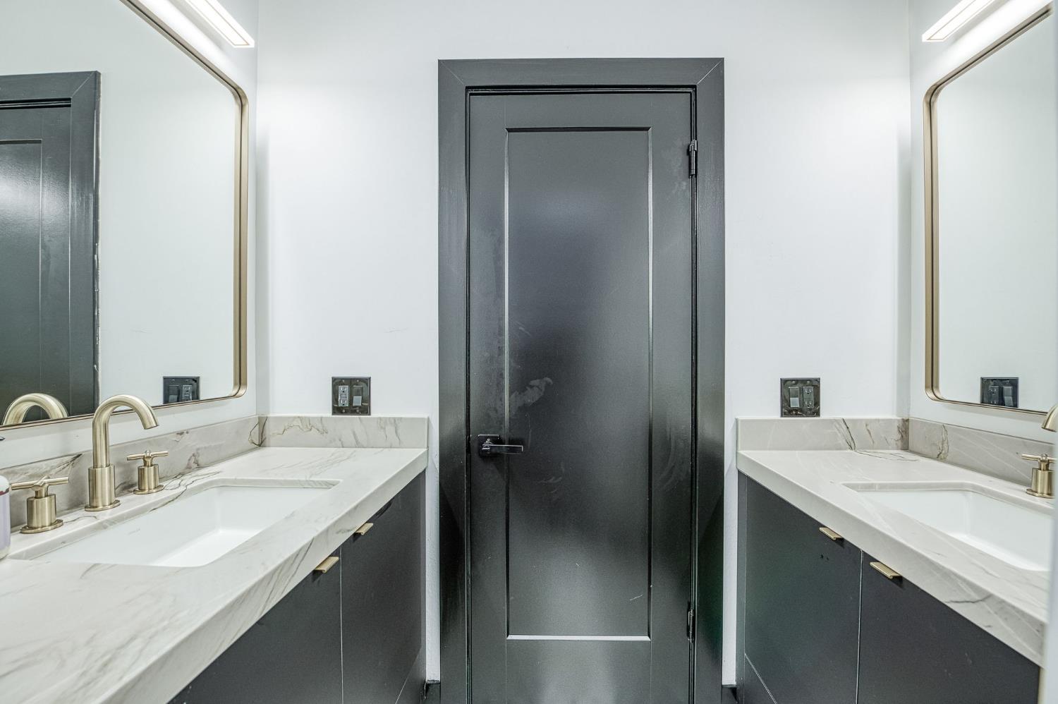 1292 E Valley Forge Dr, Fresno, CA 93720