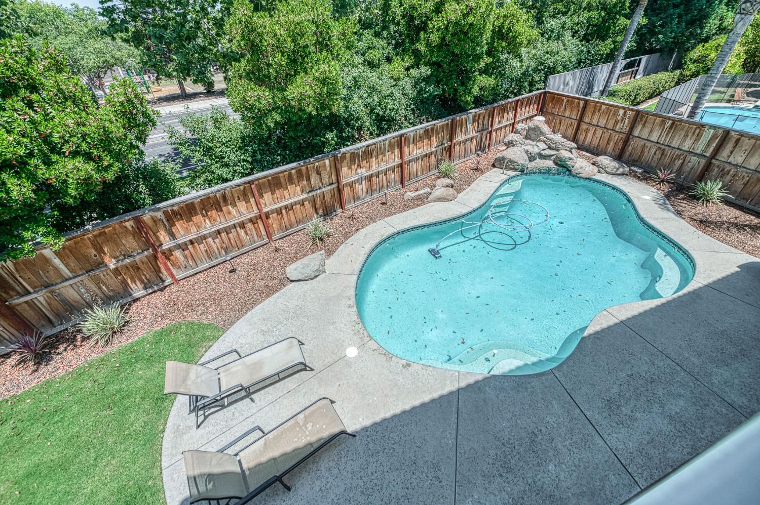 1292 E Valley Forge Dr, Fresno, CA 93720