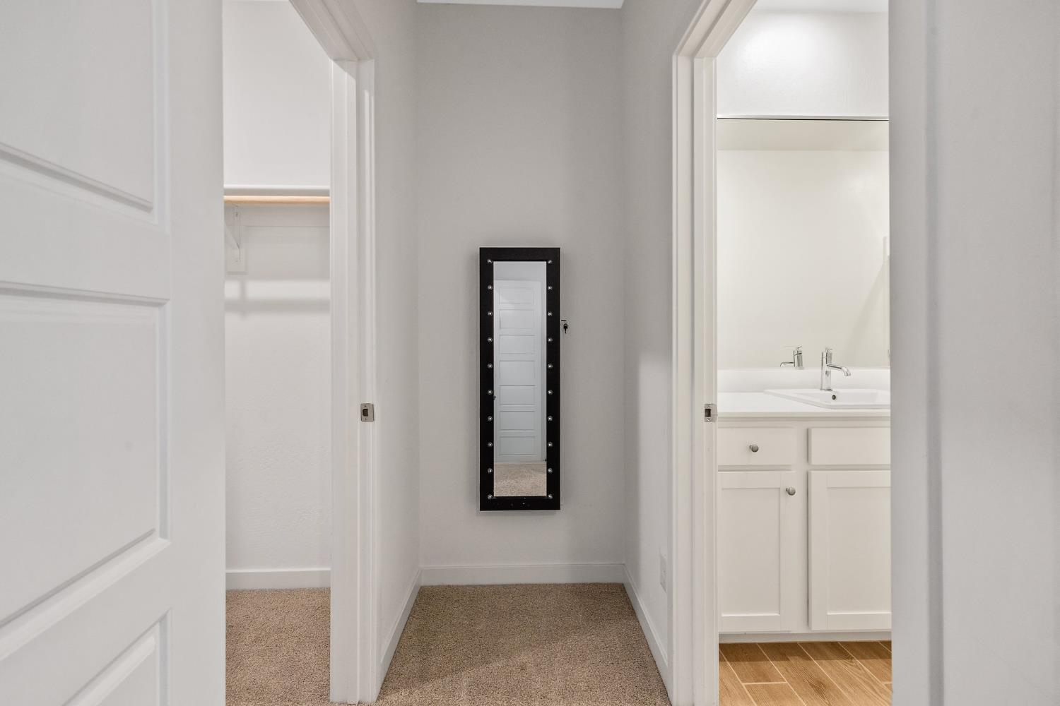 1754 N Aster Lake Rd, Hanford, CA 93230