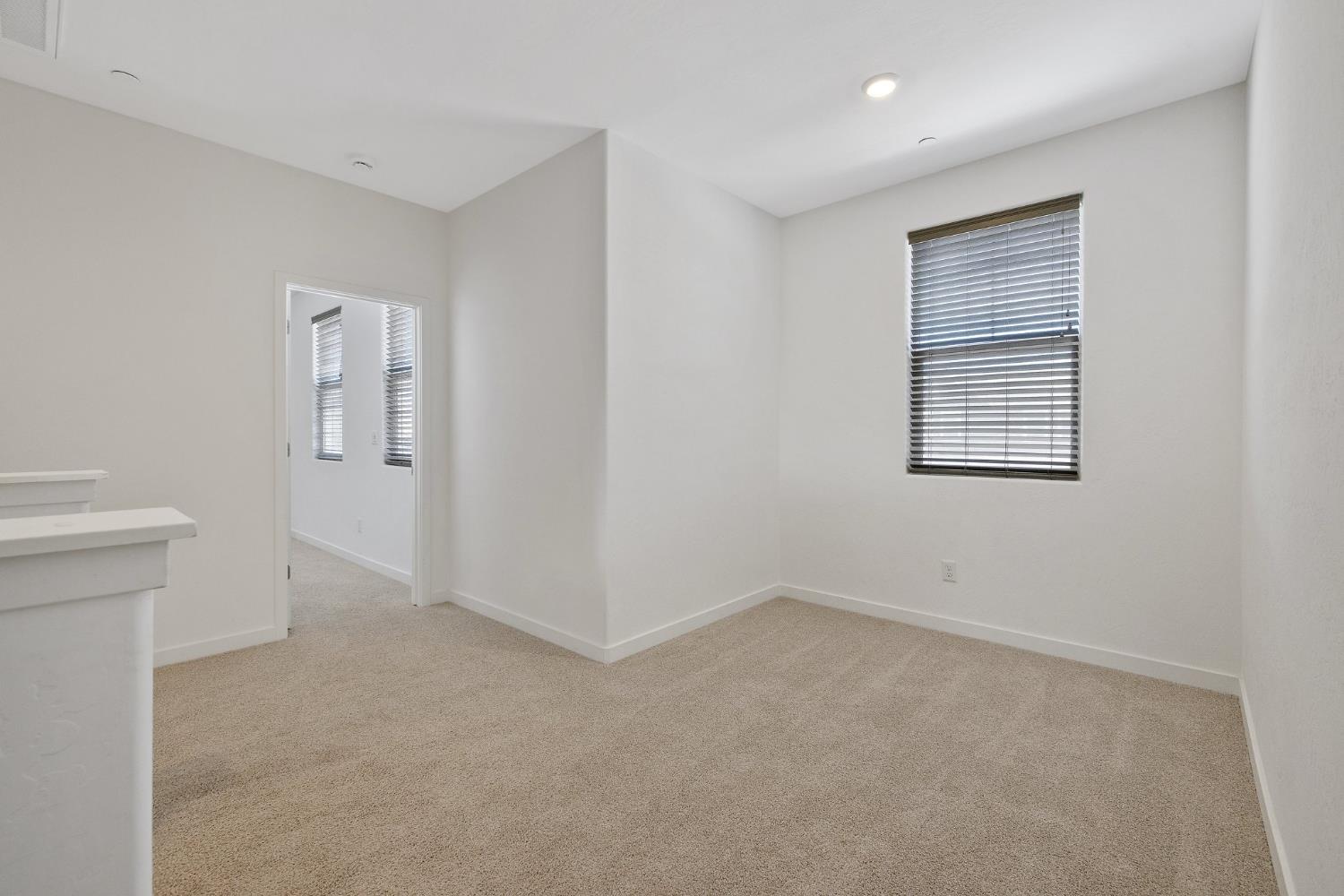 1754 N Aster Lake Rd, Hanford, CA 93230