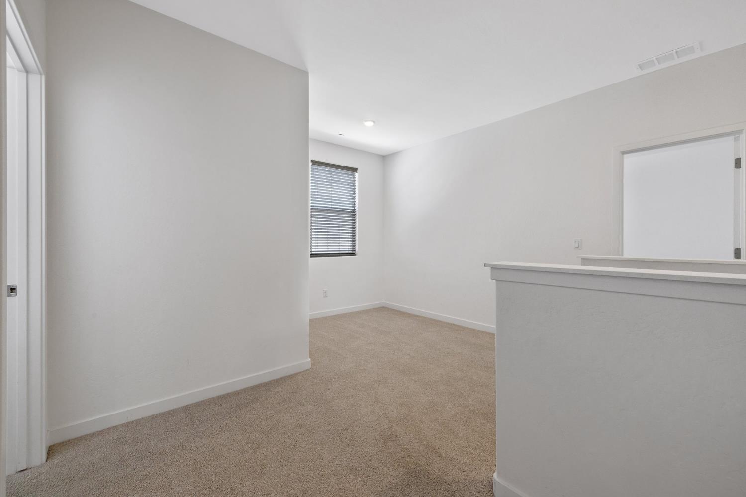 1754 N Aster Lake Rd, Hanford, CA 93230