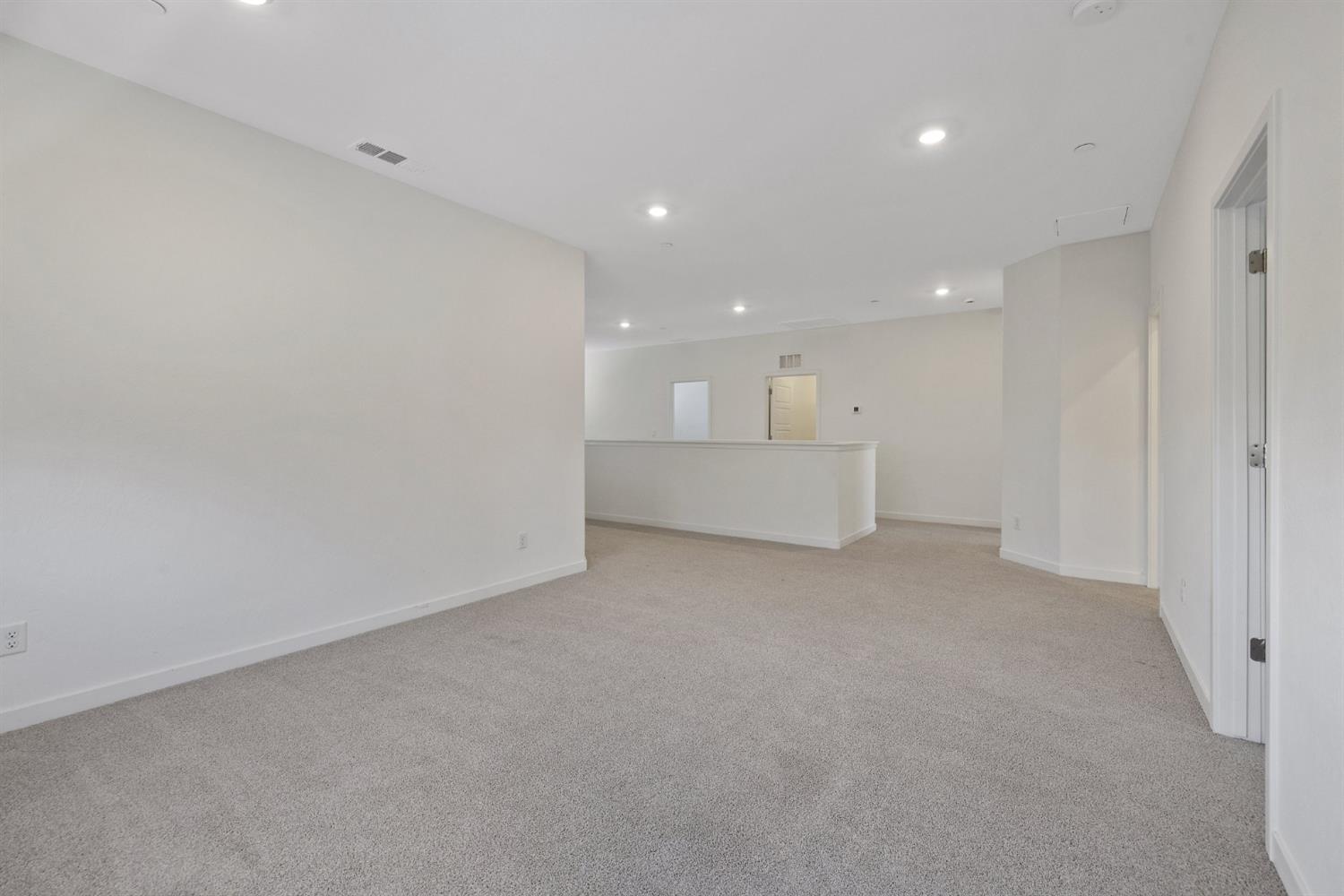 1754 N Aster Lake Rd, Hanford, CA 93230