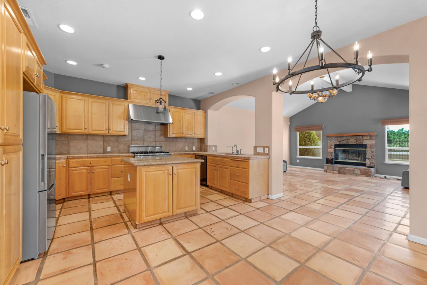 13715 Nebraska, Kingsburg, CA 93631