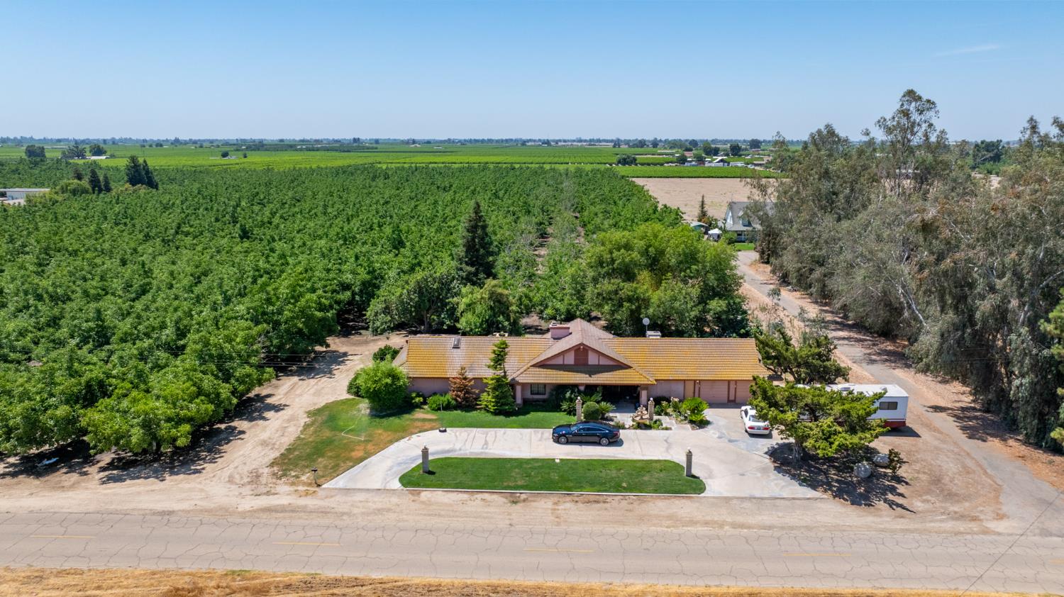 13715 Nebraska, Kingsburg, CA 93631
