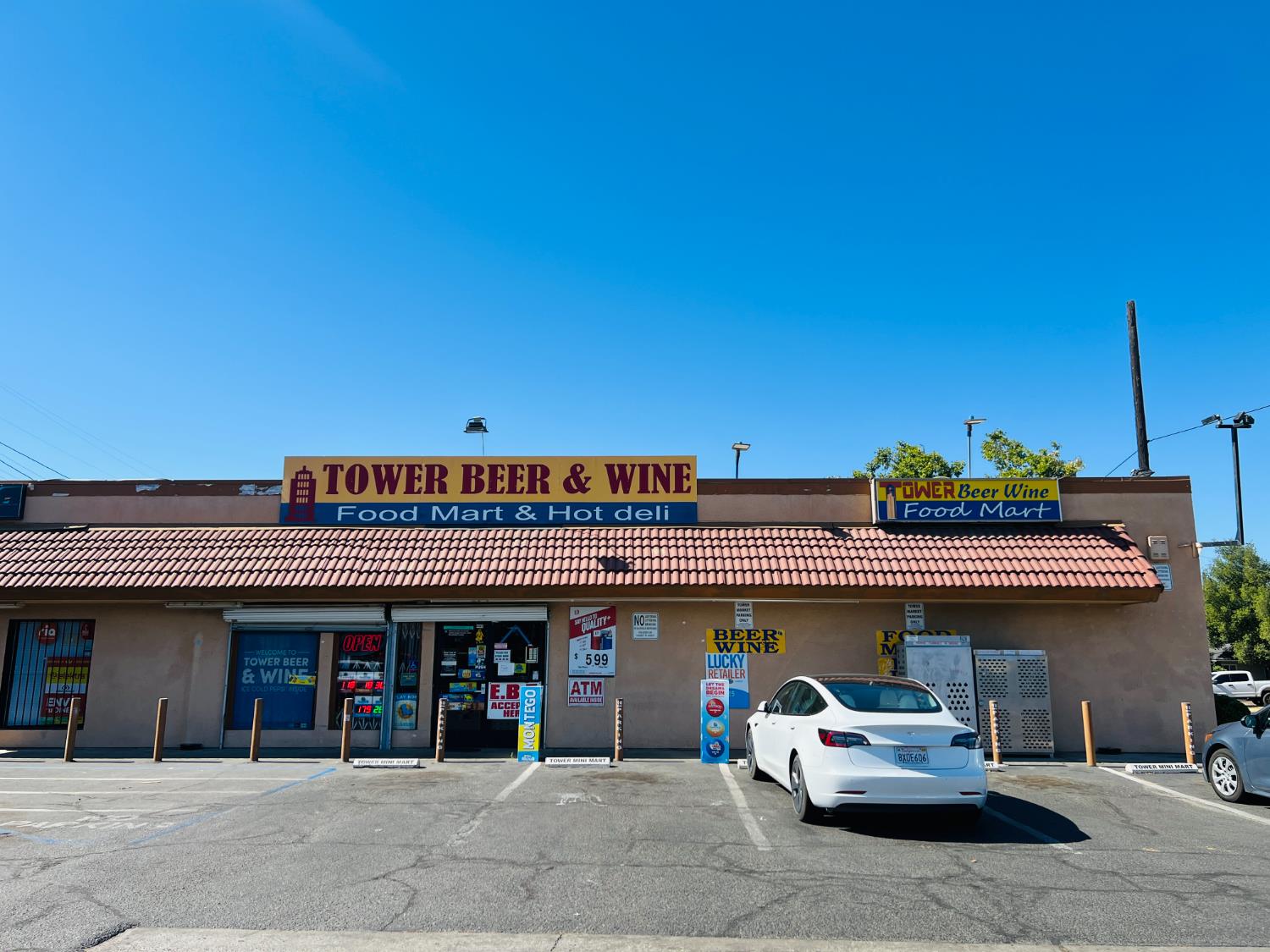 441 W Olive Ave, Fresno, CA 93728