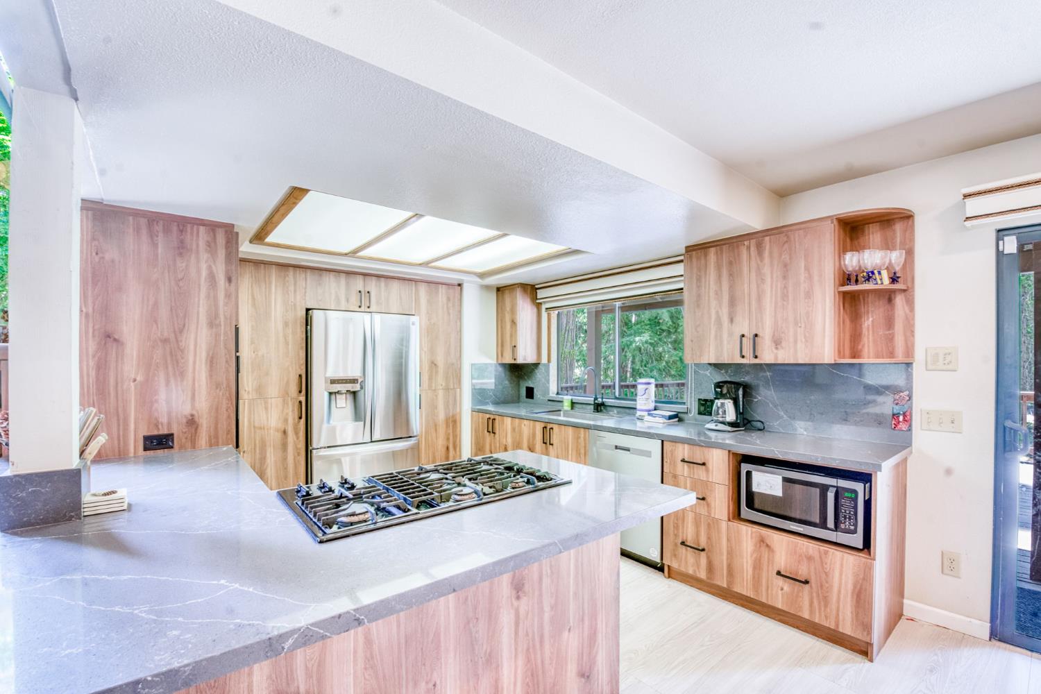 39145 Checkerbloom Ln, Shaver Lake, CA 93664