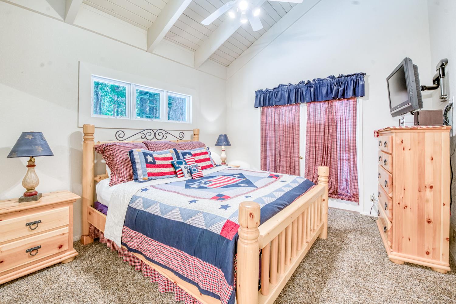 39145 Checkerbloom Ln, Shaver Lake, CA 93664