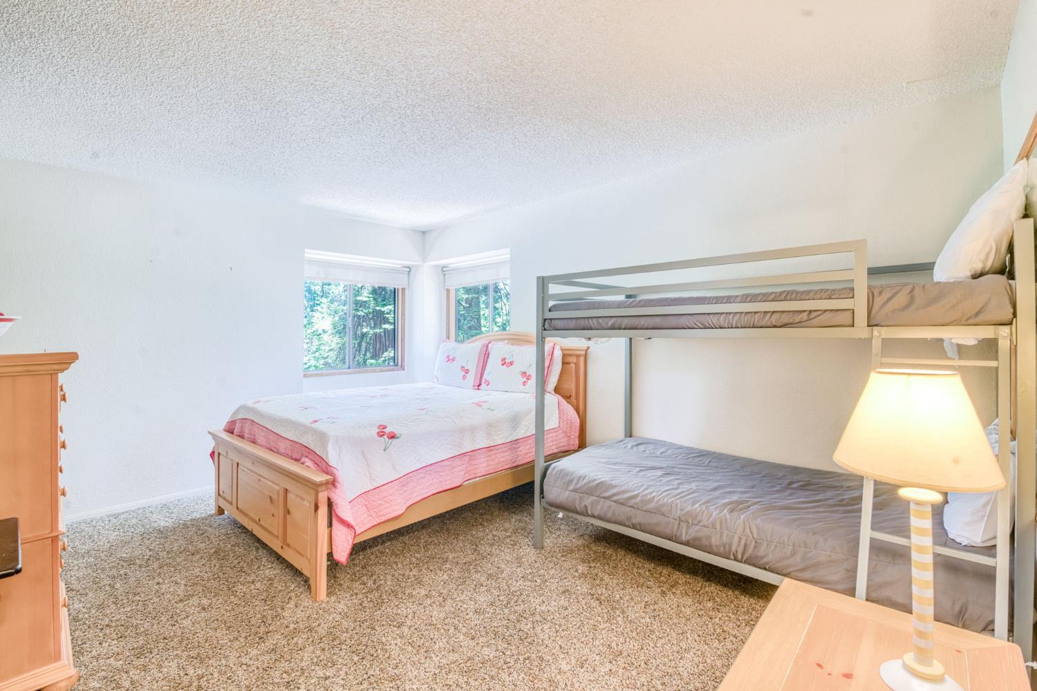 39145 Checkerbloom Ln, Shaver Lake, CA 93664