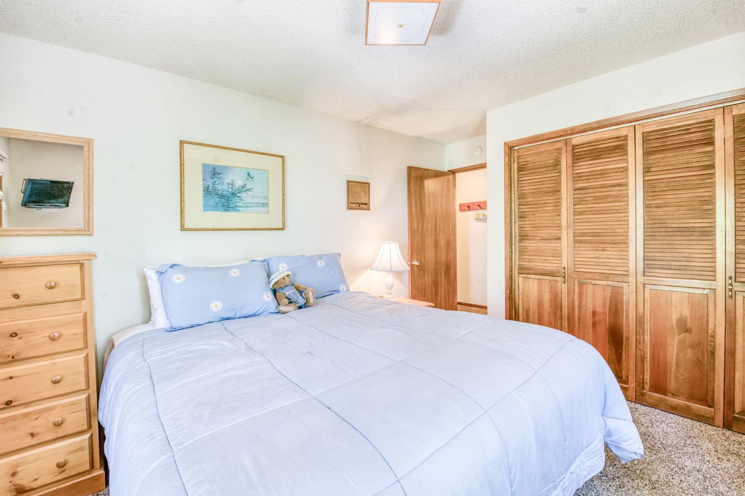 39145 Checkerbloom Ln, Shaver Lake, CA 93664