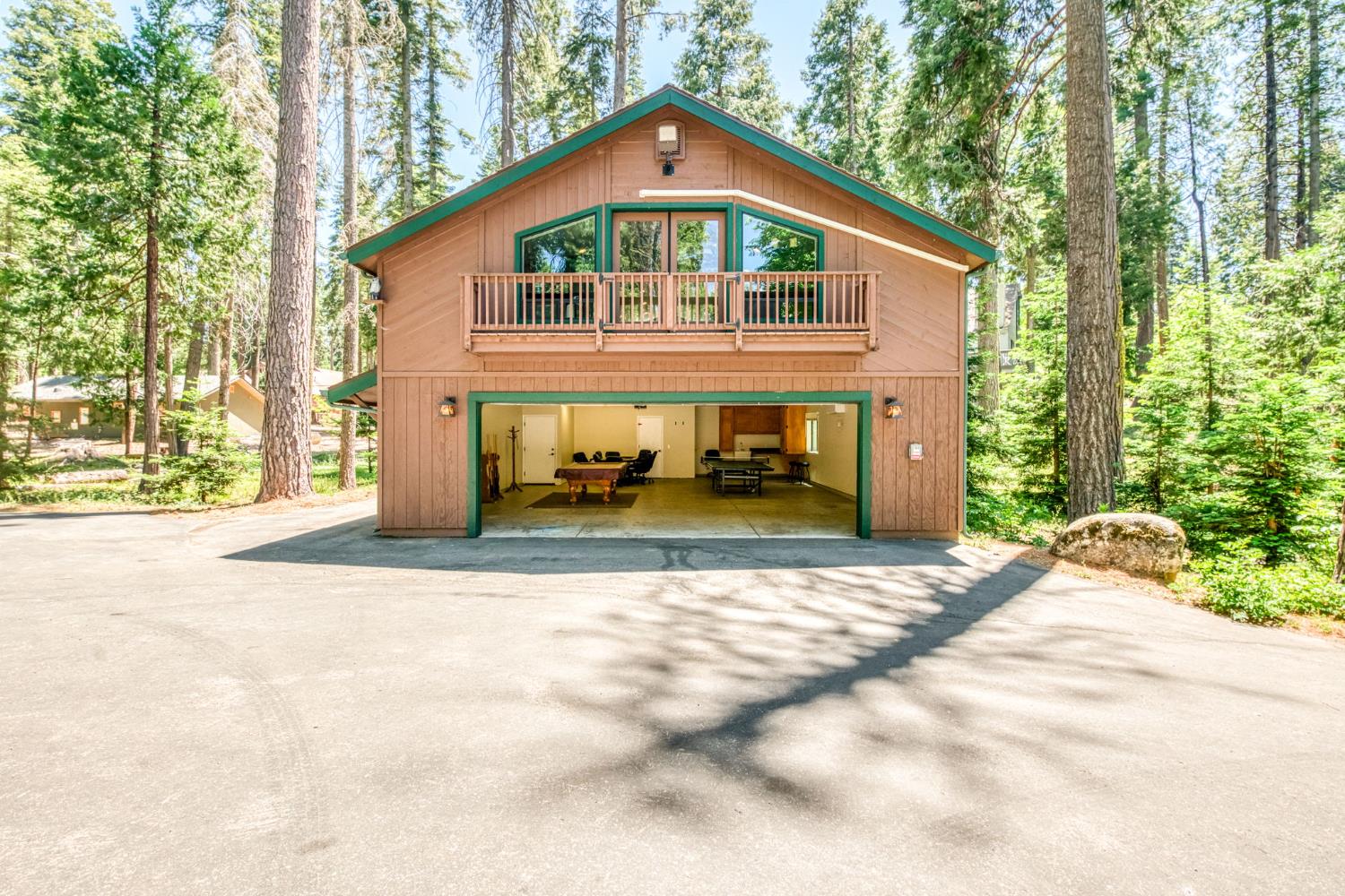 39145 Checkerbloom Ln, Shaver Lake, CA 93664