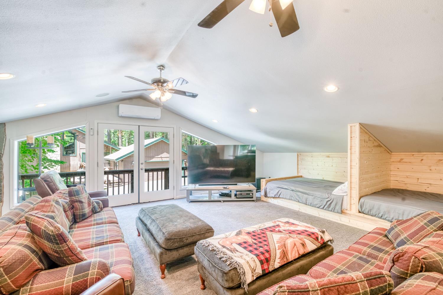 39145 Checkerbloom Ln, Shaver Lake, CA 93664