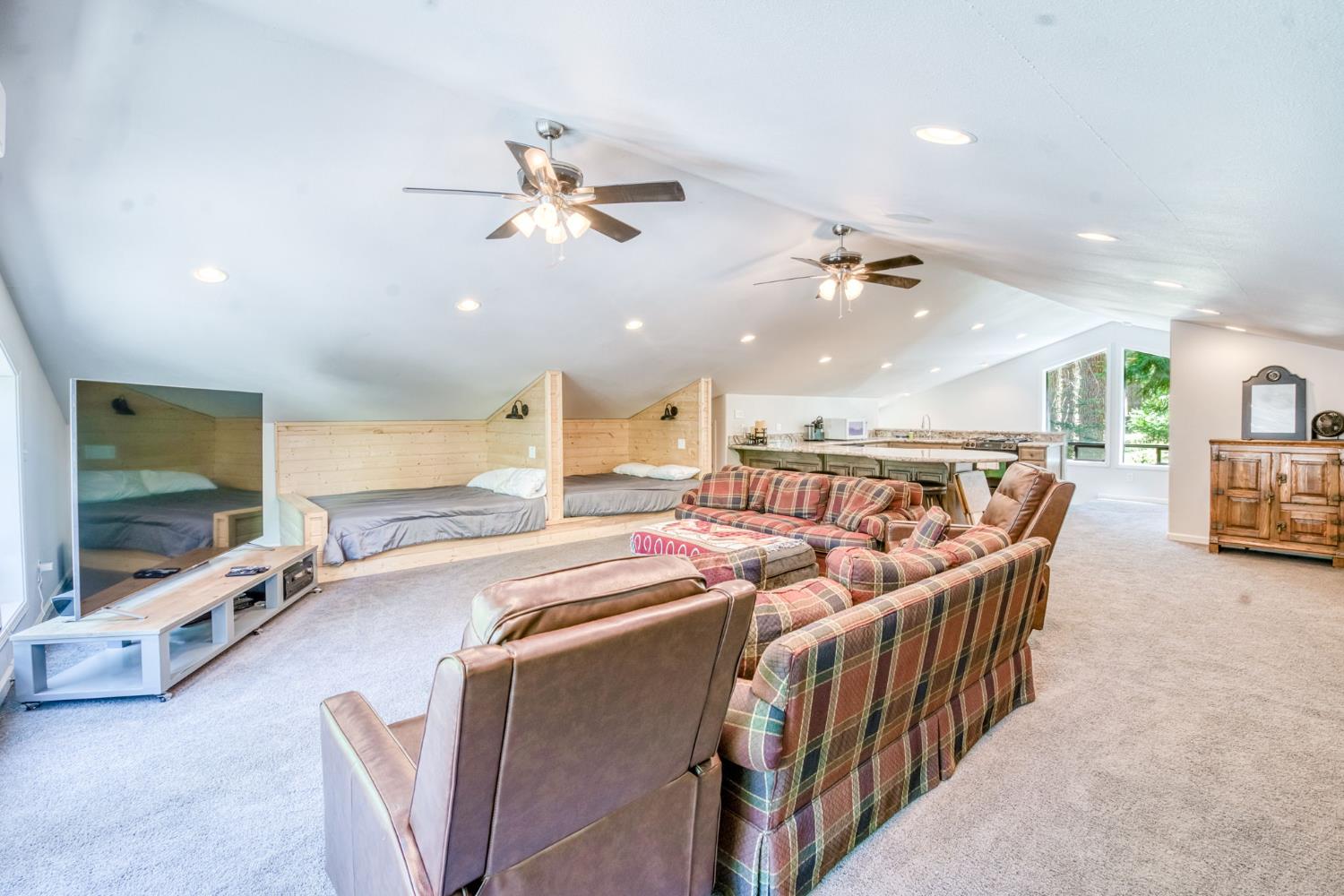 39145 Checkerbloom Ln, Shaver Lake, CA 93664