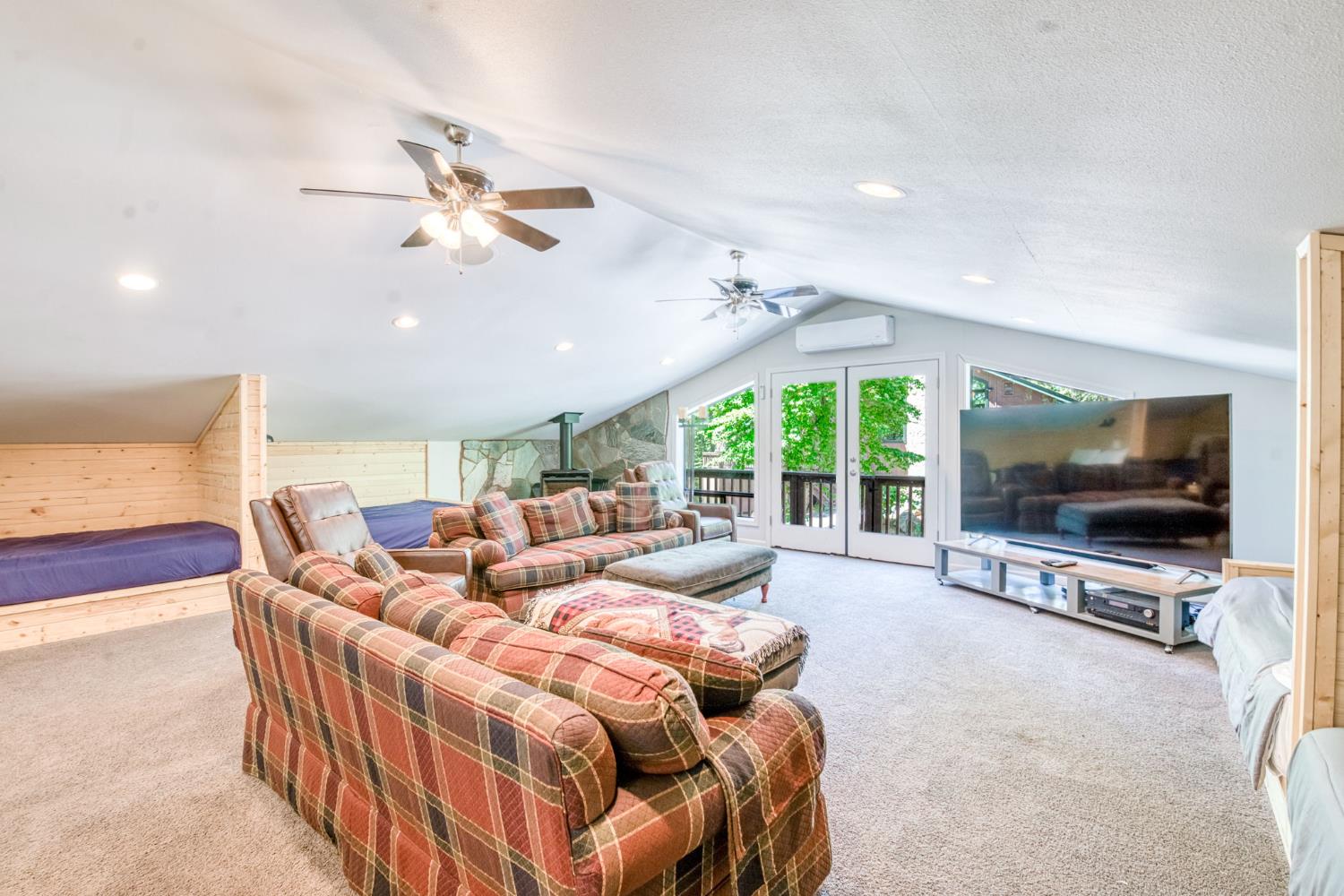 39145 Checkerbloom Ln, Shaver Lake, CA 93664