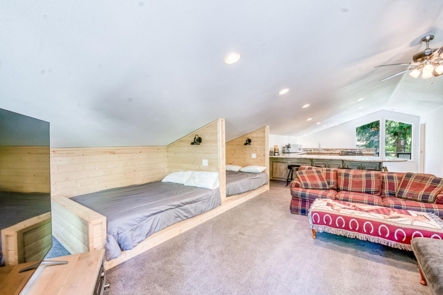 39145 Checkerbloom Ln, Shaver Lake, CA 93664