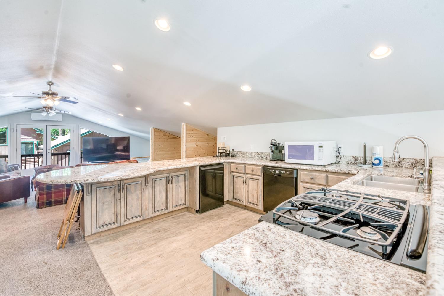 39145 Checkerbloom Ln, Shaver Lake, CA 93664