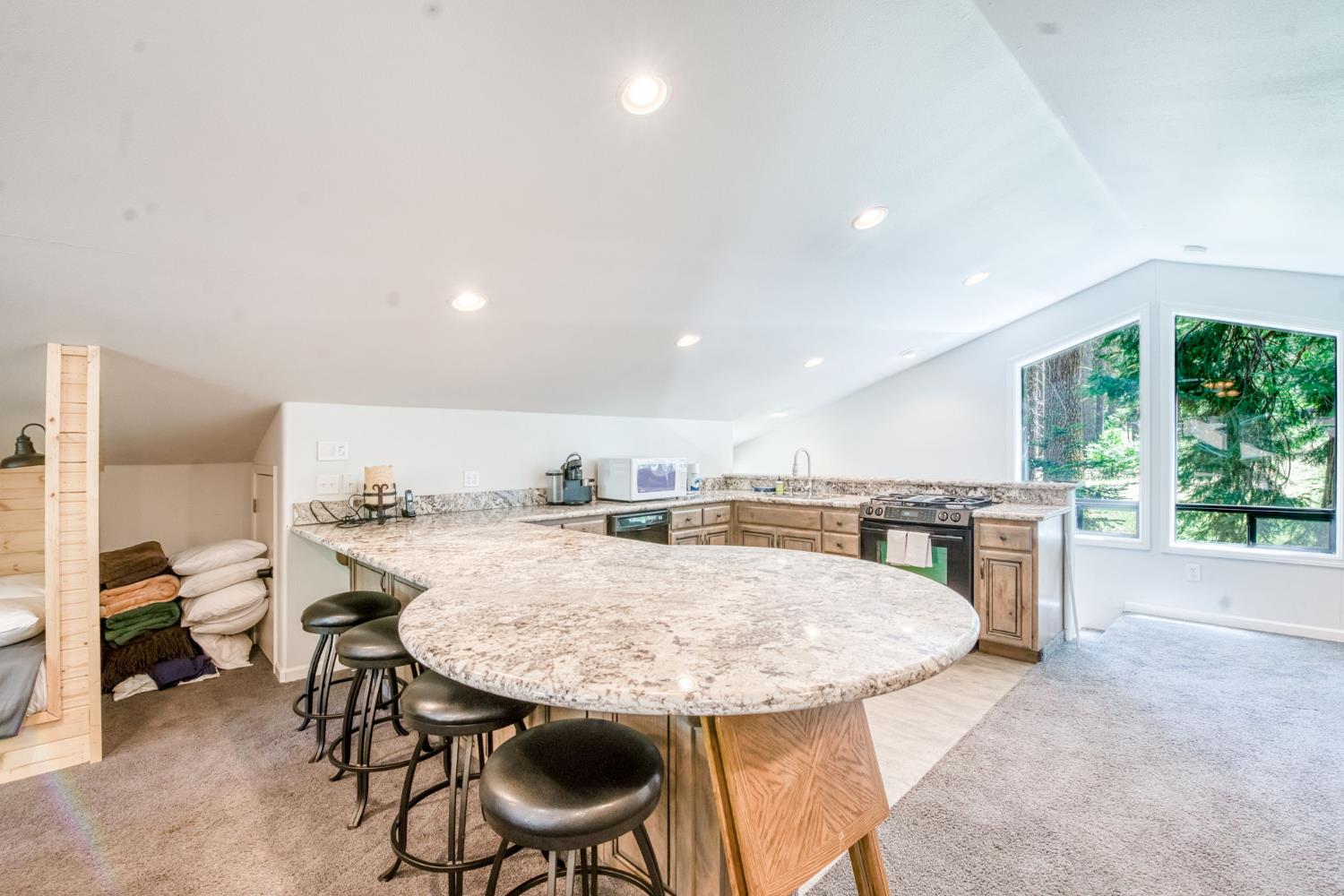 39145 Checkerbloom Ln, Shaver Lake, CA 93664