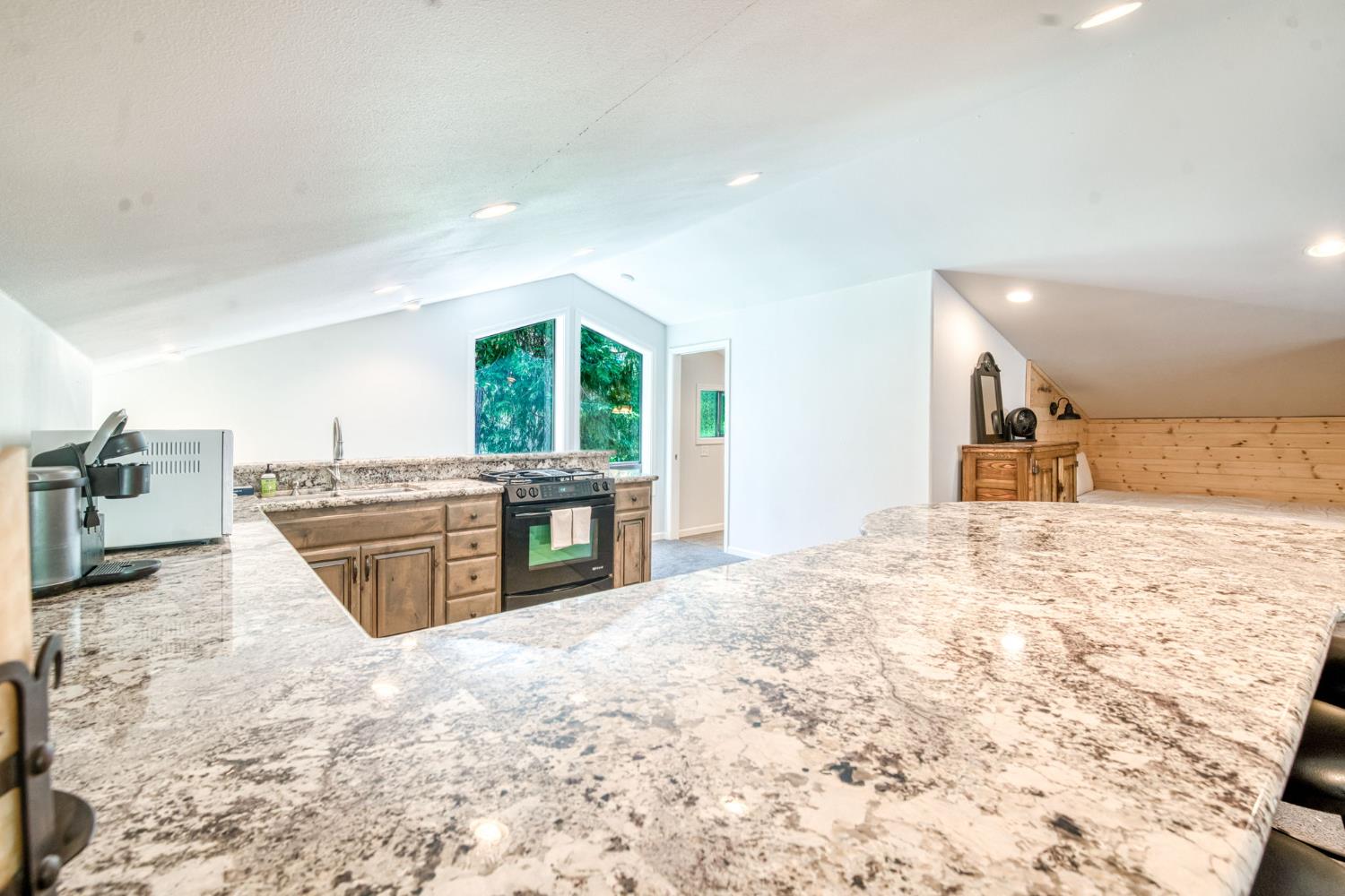 39145 Checkerbloom Ln, Shaver Lake, CA 93664