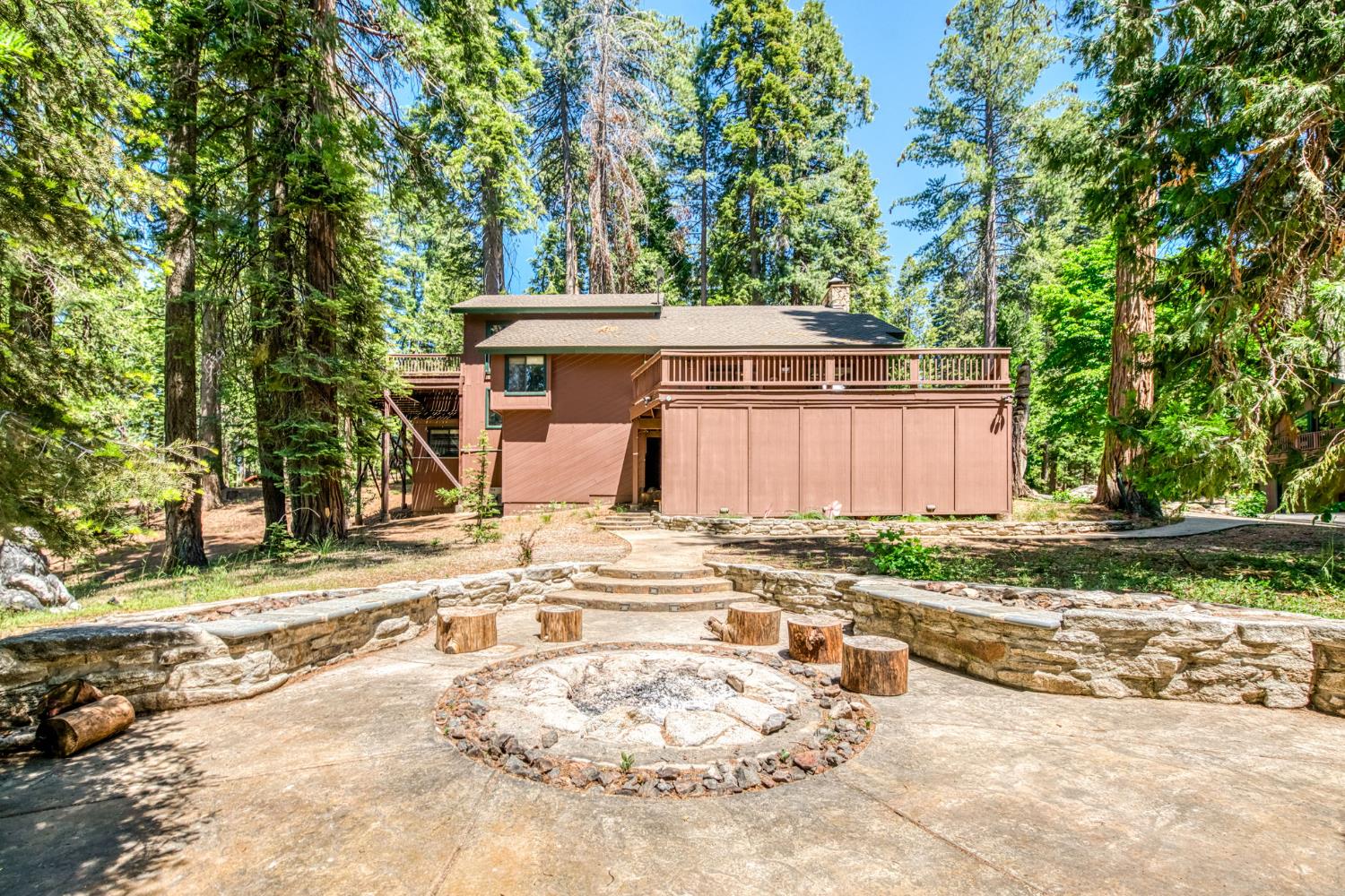 39145 Checkerbloom Ln, Shaver Lake, CA 93664