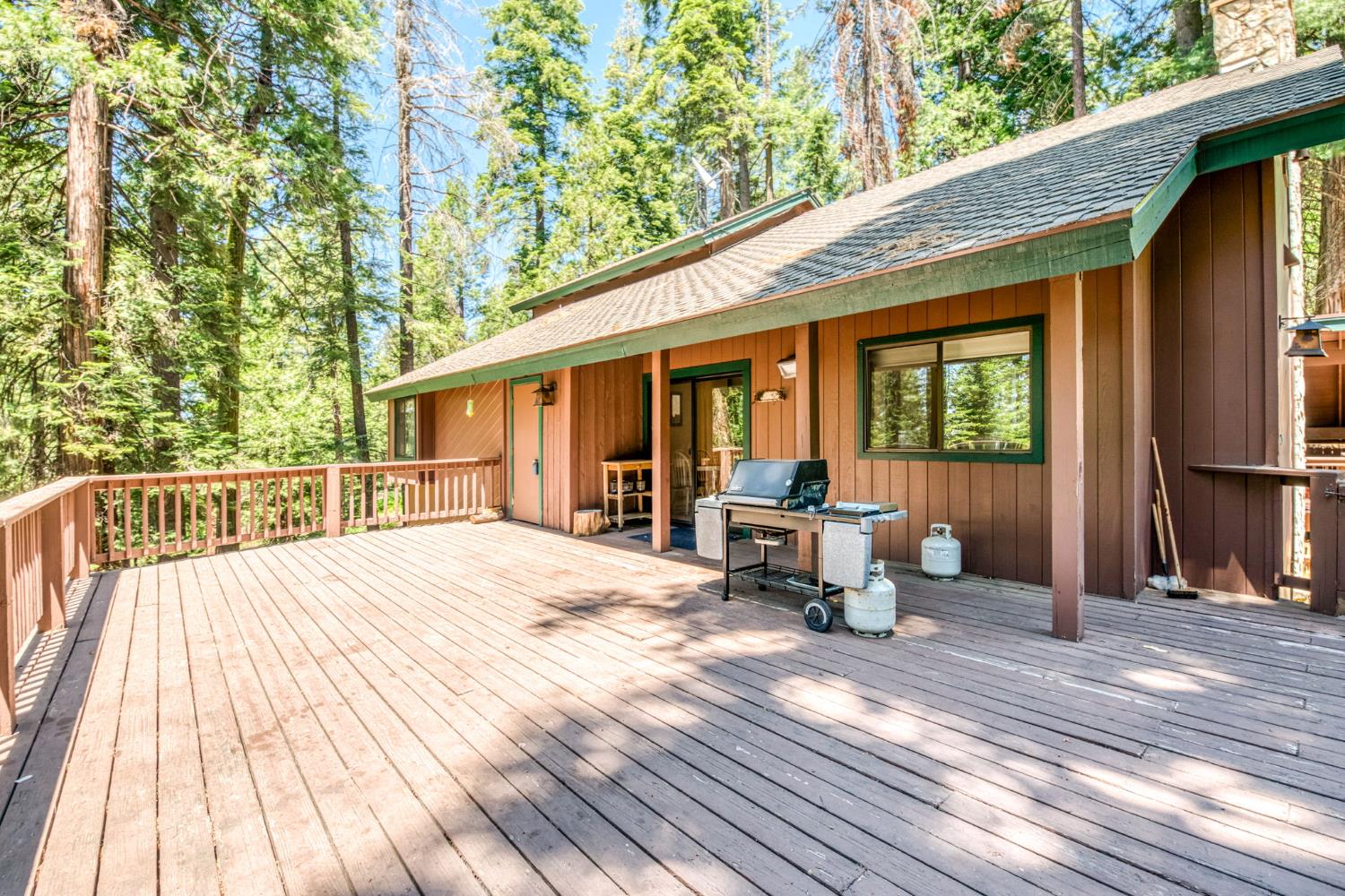 39145 Checkerbloom Ln, Shaver Lake, CA 93664