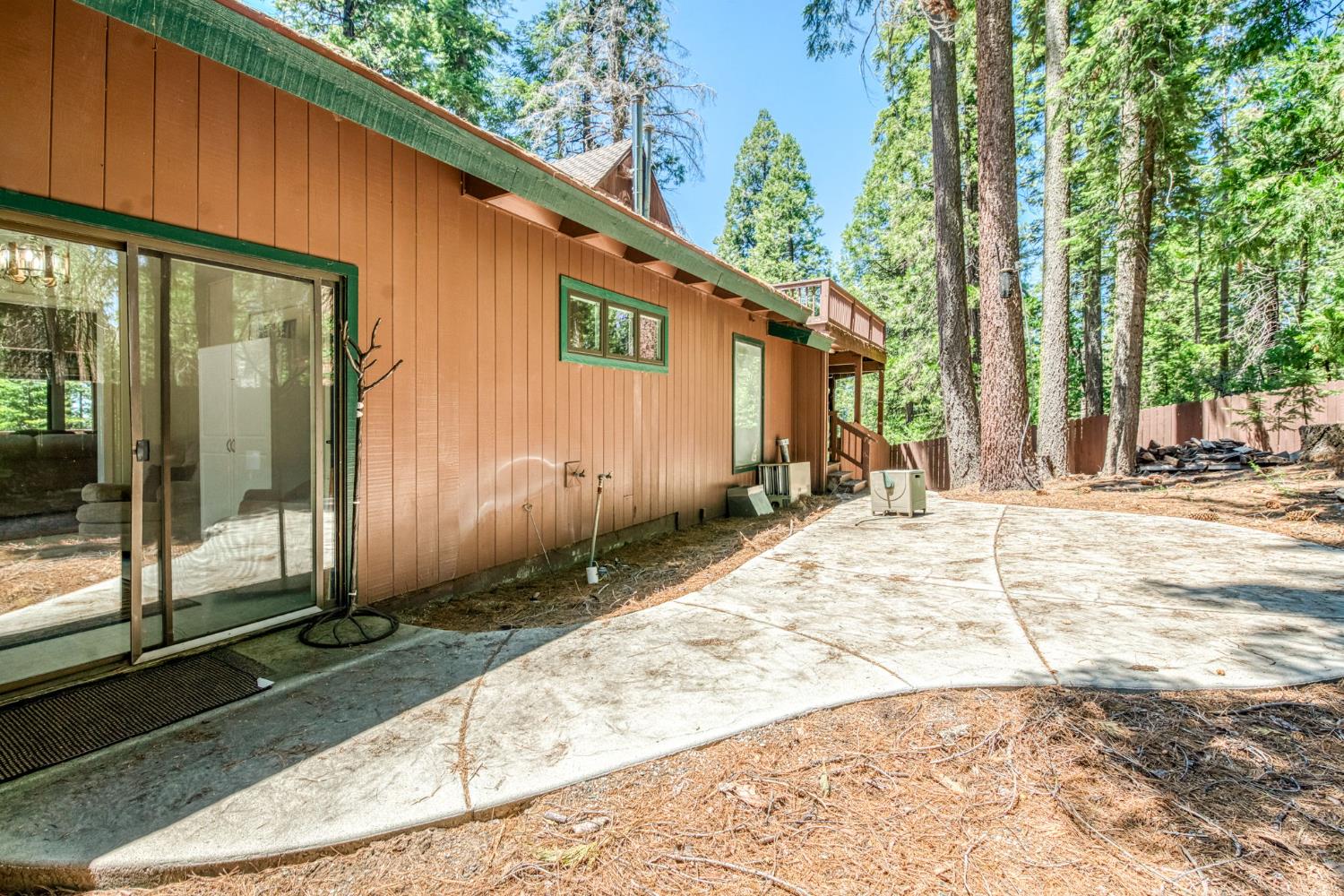 39145 Checkerbloom Ln, Shaver Lake, CA 93664