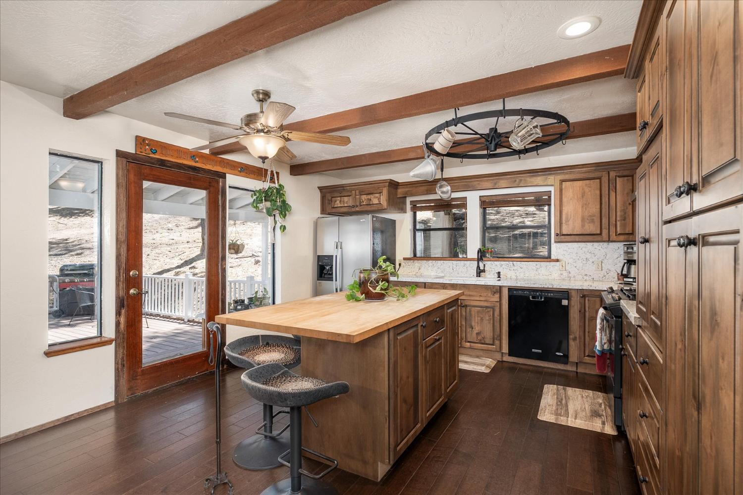 36232 Finegold Creek Dr, North Fork, CA 93643