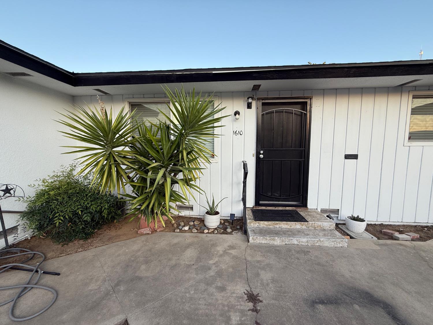 1205 F St, Reedley, CA 93654