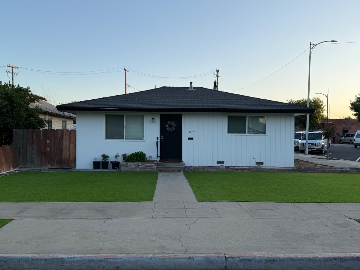 1205 F St, Reedley, CA 93654