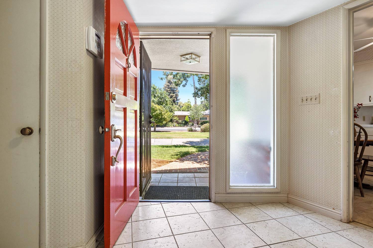 1216 E Pico Ave, Fresno, CA 93704