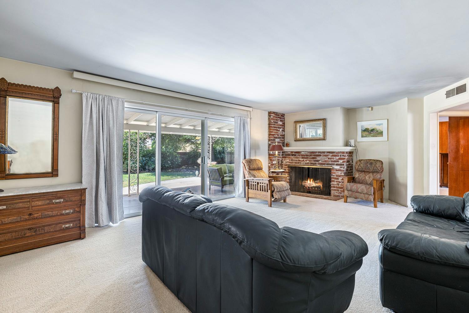 1216 E Pico Ave, Fresno, CA 93704