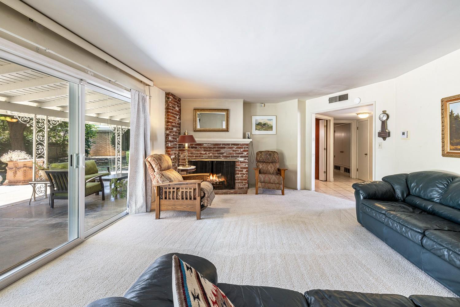 1216 E Pico Ave, Fresno, CA 93704